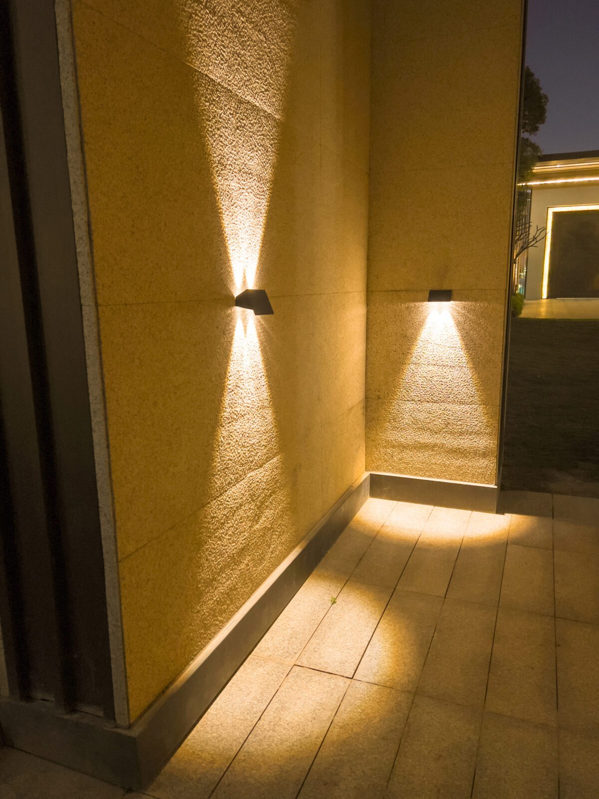 YINGHAO Decorative Solar Lawn Light – IP65 Waterproof LED Warm White Garden Stake Lamp for Landscape & Pathway | YH0615 - Image 2